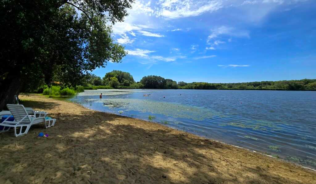 A legnyugisabb strand a Tisza-tónál: Tiszabábolna