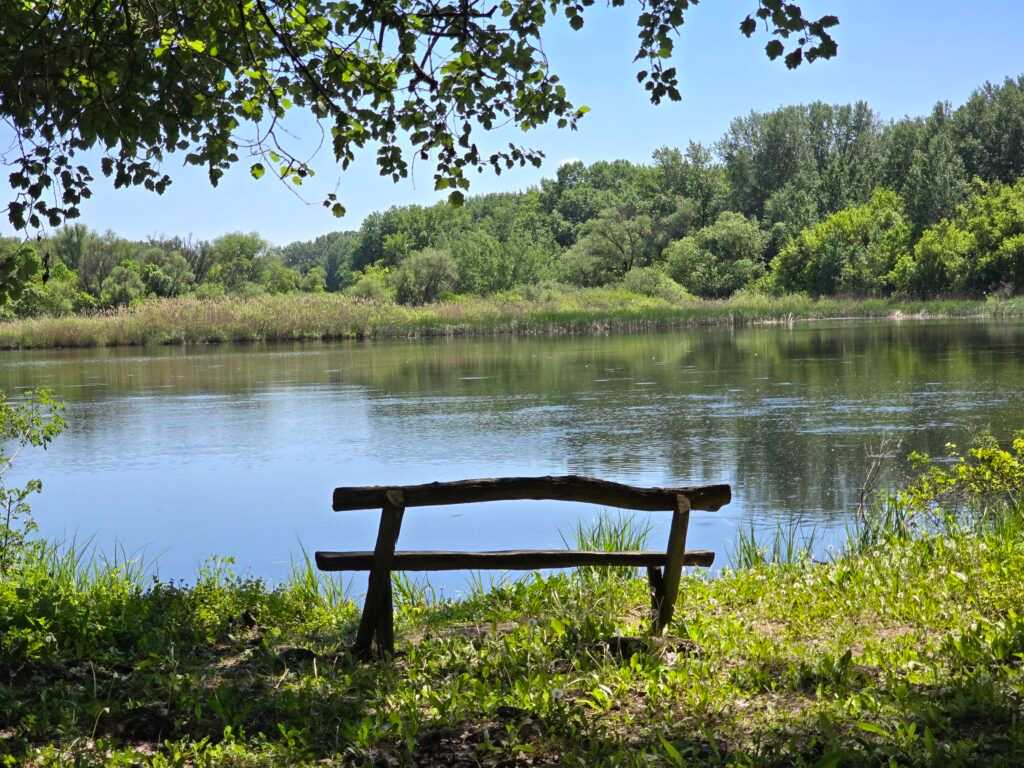 Lassíts le a gáton: a Tisza-tó 3 legszebb kirándulóhelye a bringakör mentén