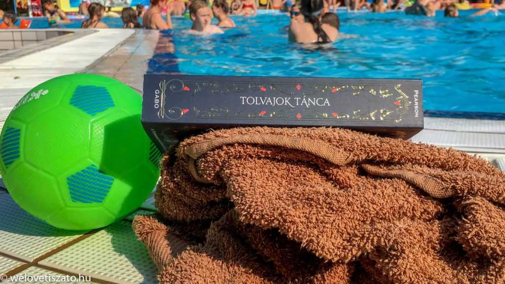 10 jó könyv, 10 strand a Tisza-tónál. Olvass és fürödj! :)